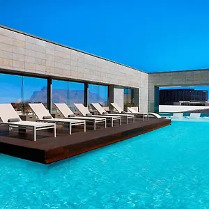 Marriott Crystal Towers Отель Кейптаун