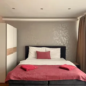 Aurellia Serviced Apartments Apartmán