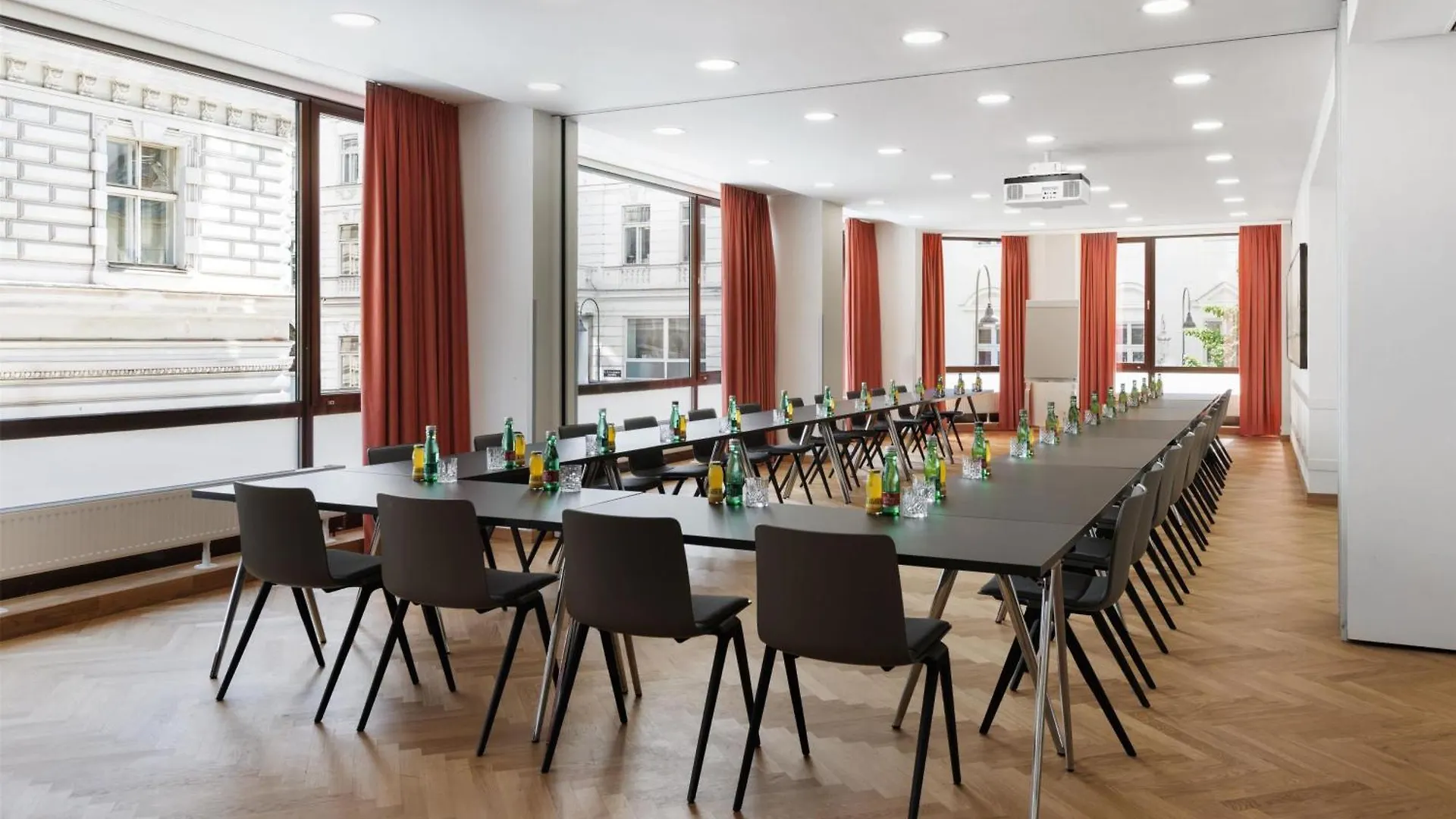 Hotel Astoria Vienna, Curio Collection By Hilton