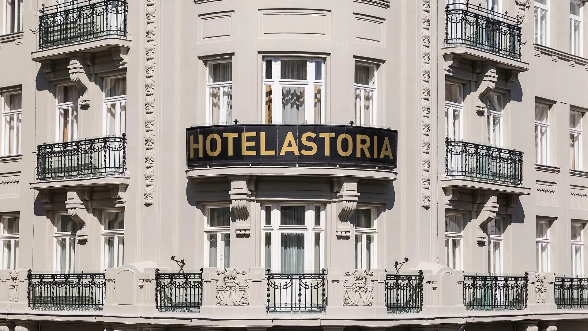 Hotel Astoria Vienna, Curio Collection By Hilton