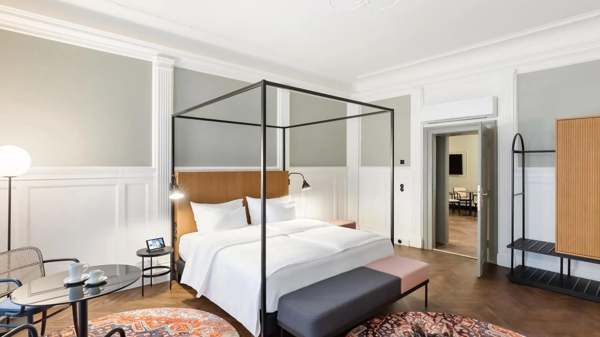 Hotel Astoria Vienna, Curio Collection By Hilton