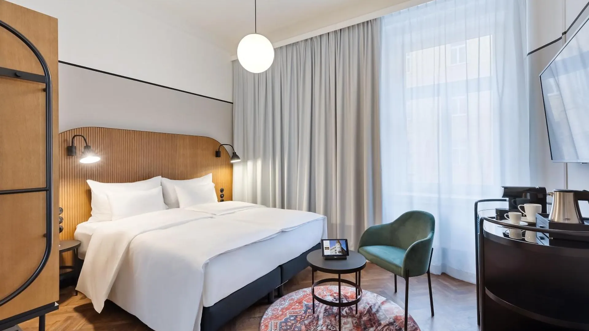 ****  Hotel Astoria Vienna, Curio Collection By Hilton Austria