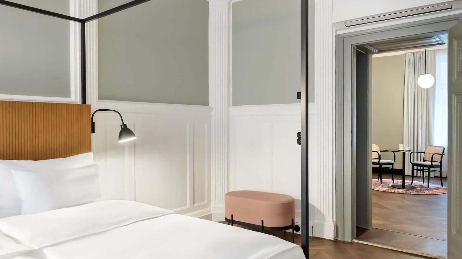Hotel Astoria Vienna, Curio Collection By Hilton