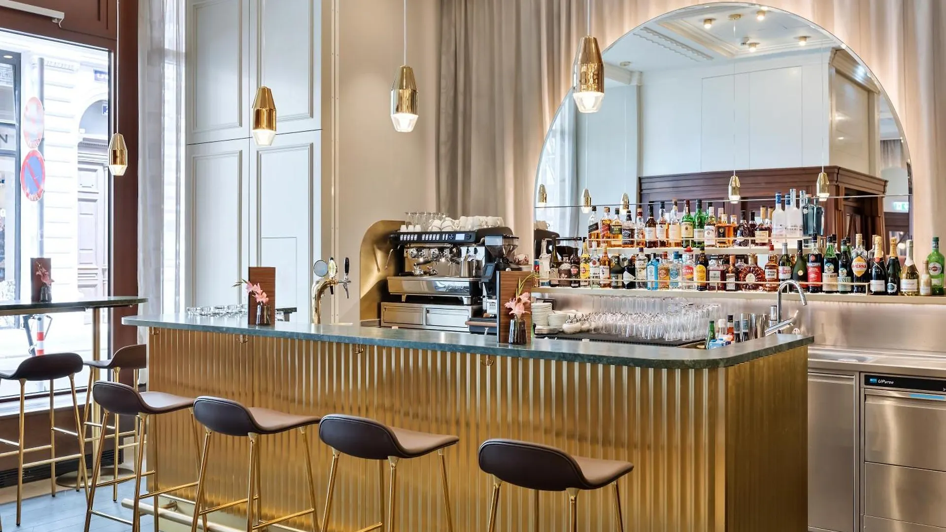 ****  Hotel Astoria Vienna, Curio Collection By Hilton Austria