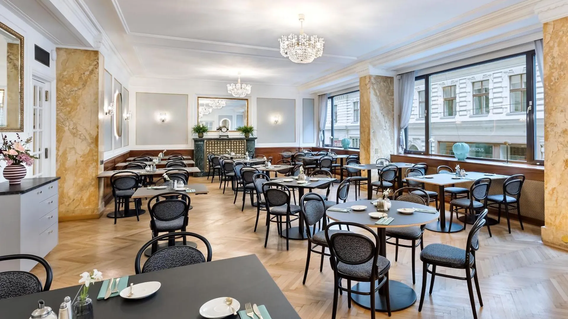 Hotel Astoria Vienna, Curio Collection By Hilton