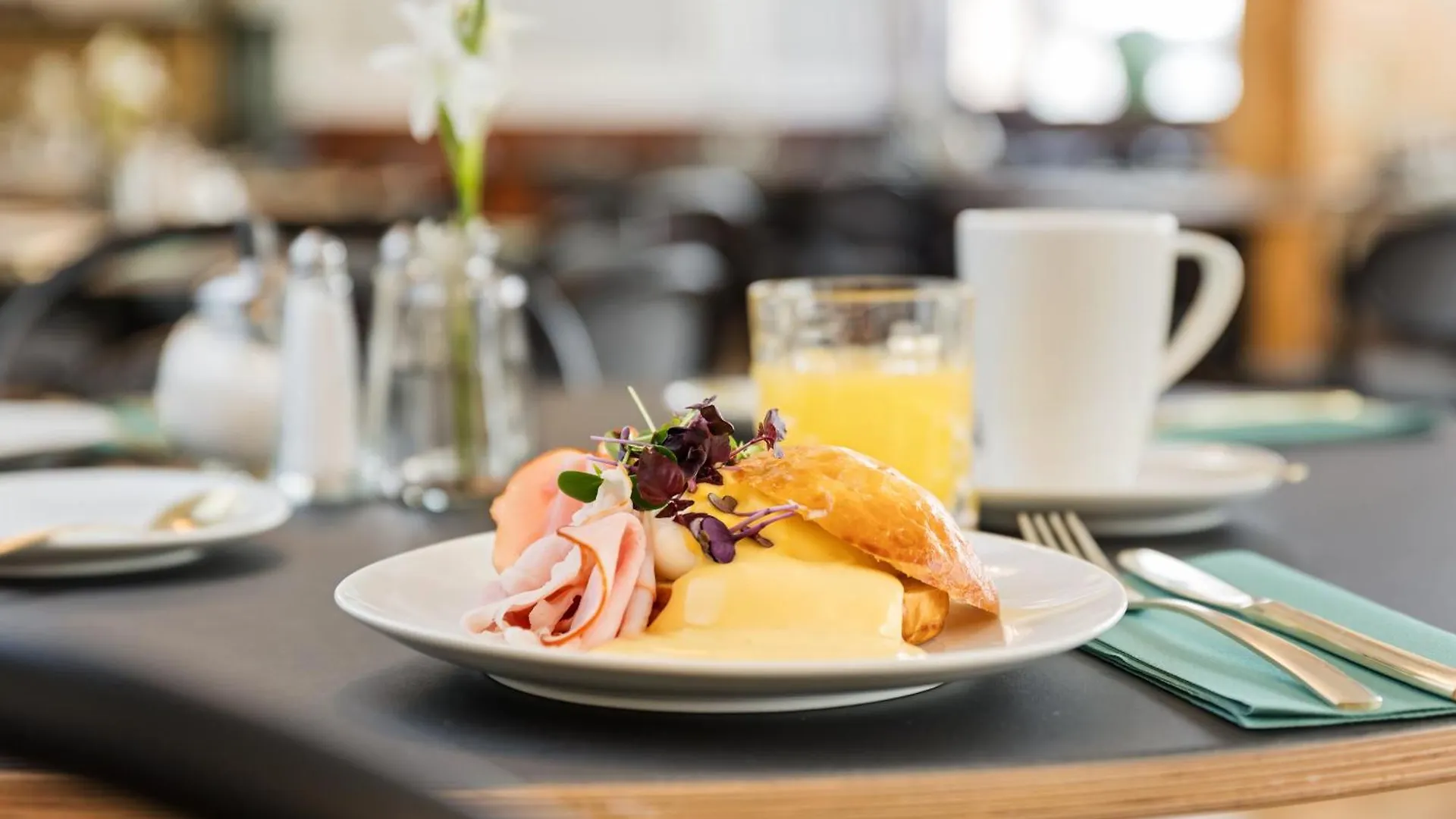 Hotel Astoria Vienna, Curio Collection By Hilton Vienna
