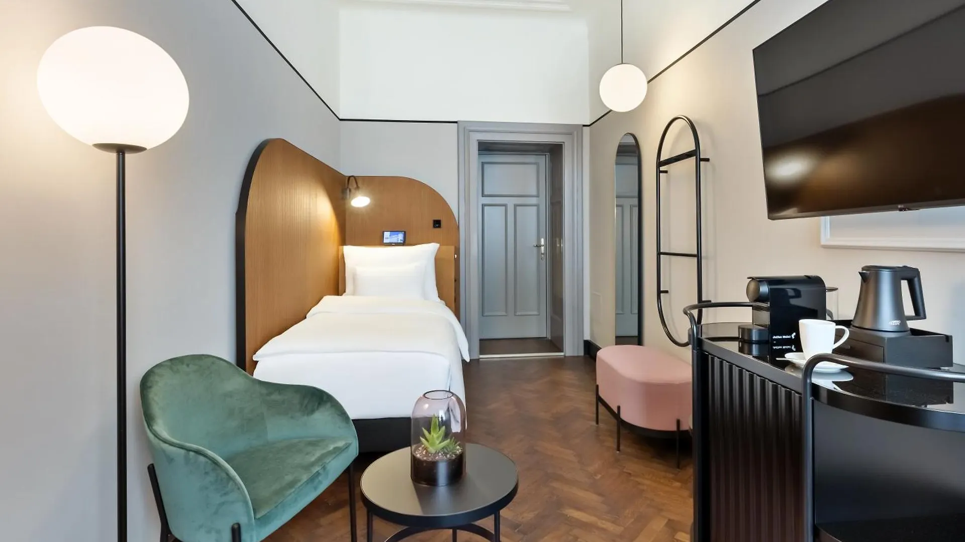 Hotel Astoria Vienna, Curio Collection By Hilton
