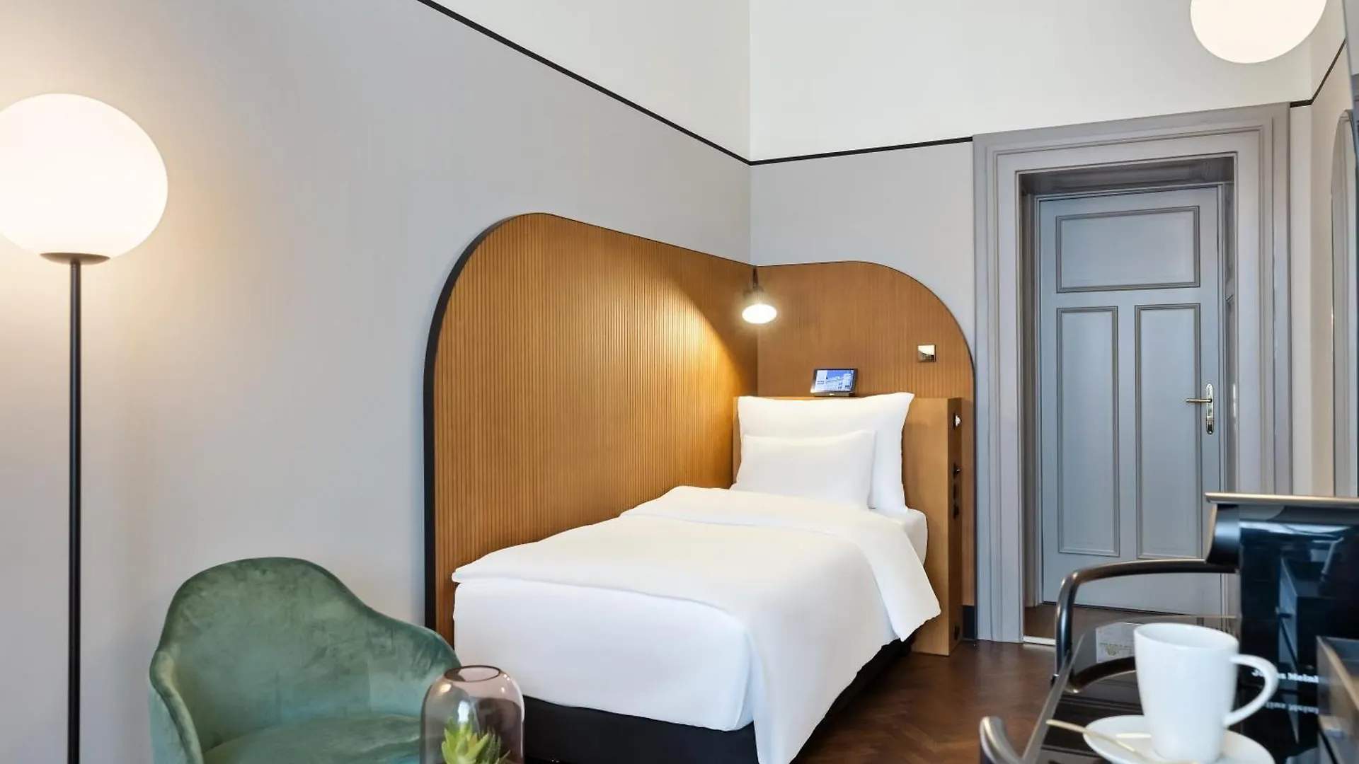 Hotel Astoria Vienna, Curio Collection By Hilton