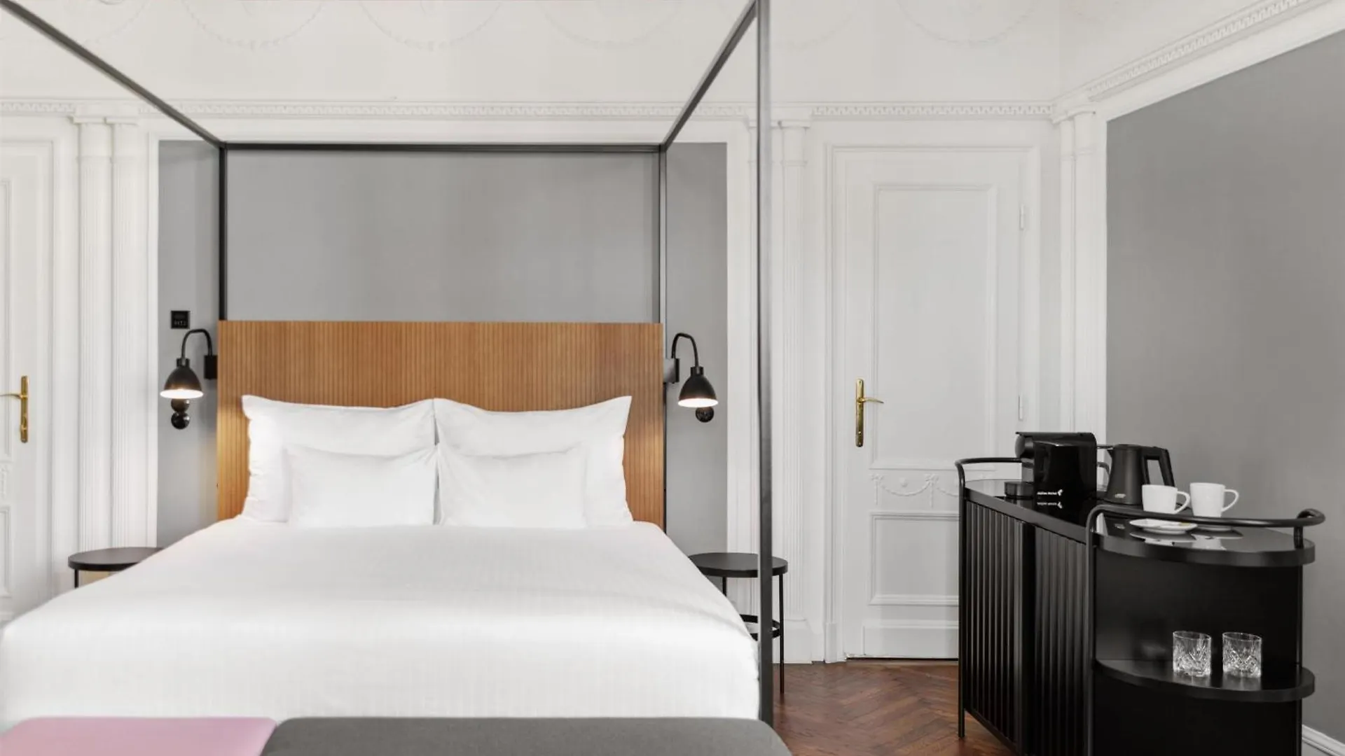 Hotel Astoria Vienna, Curio Collection By Hilton וינה
