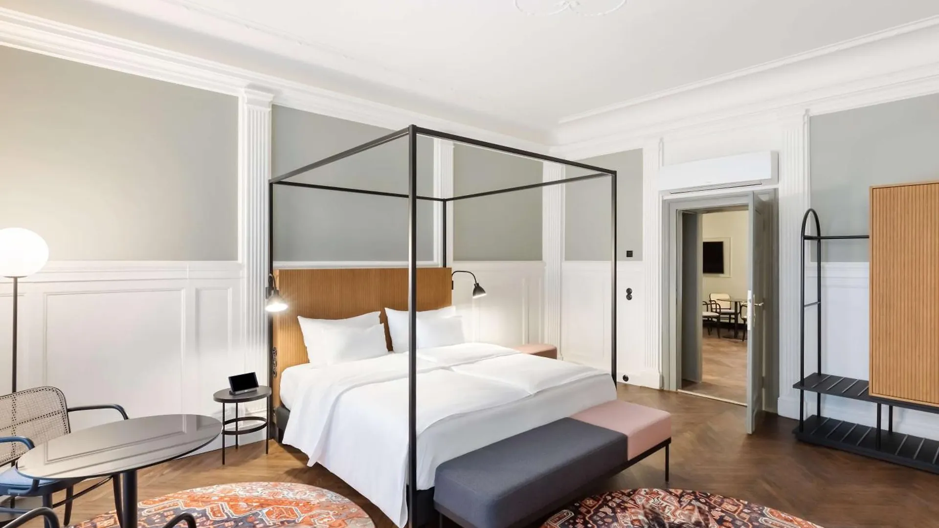 Hotel Astoria Vienna, Curio Collection By Hilton