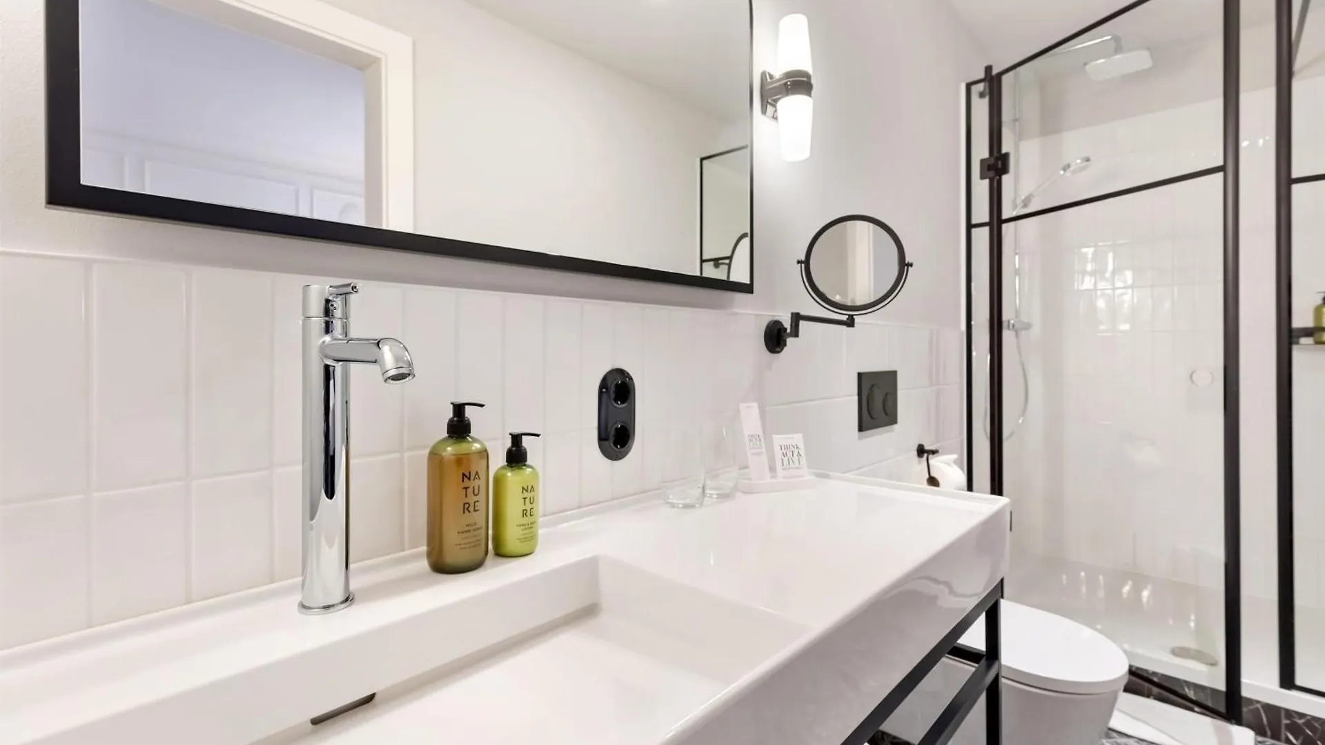 Hotel Astoria Vienna, Curio Collection By Hilton 4*, וינה